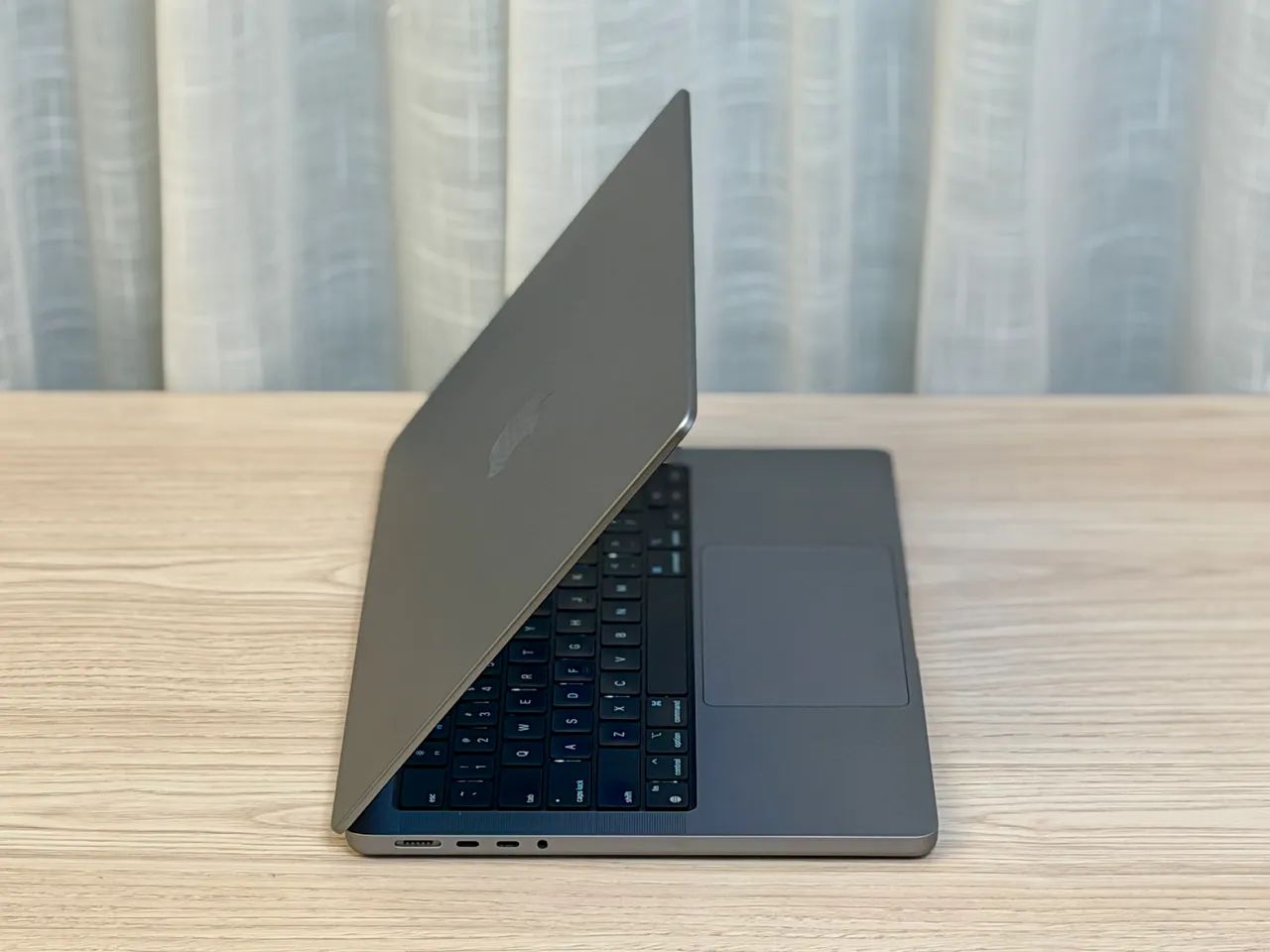 MacBook Pro 14 Polegadas M1 Pro 16GB 1TB SSD - Seminovo