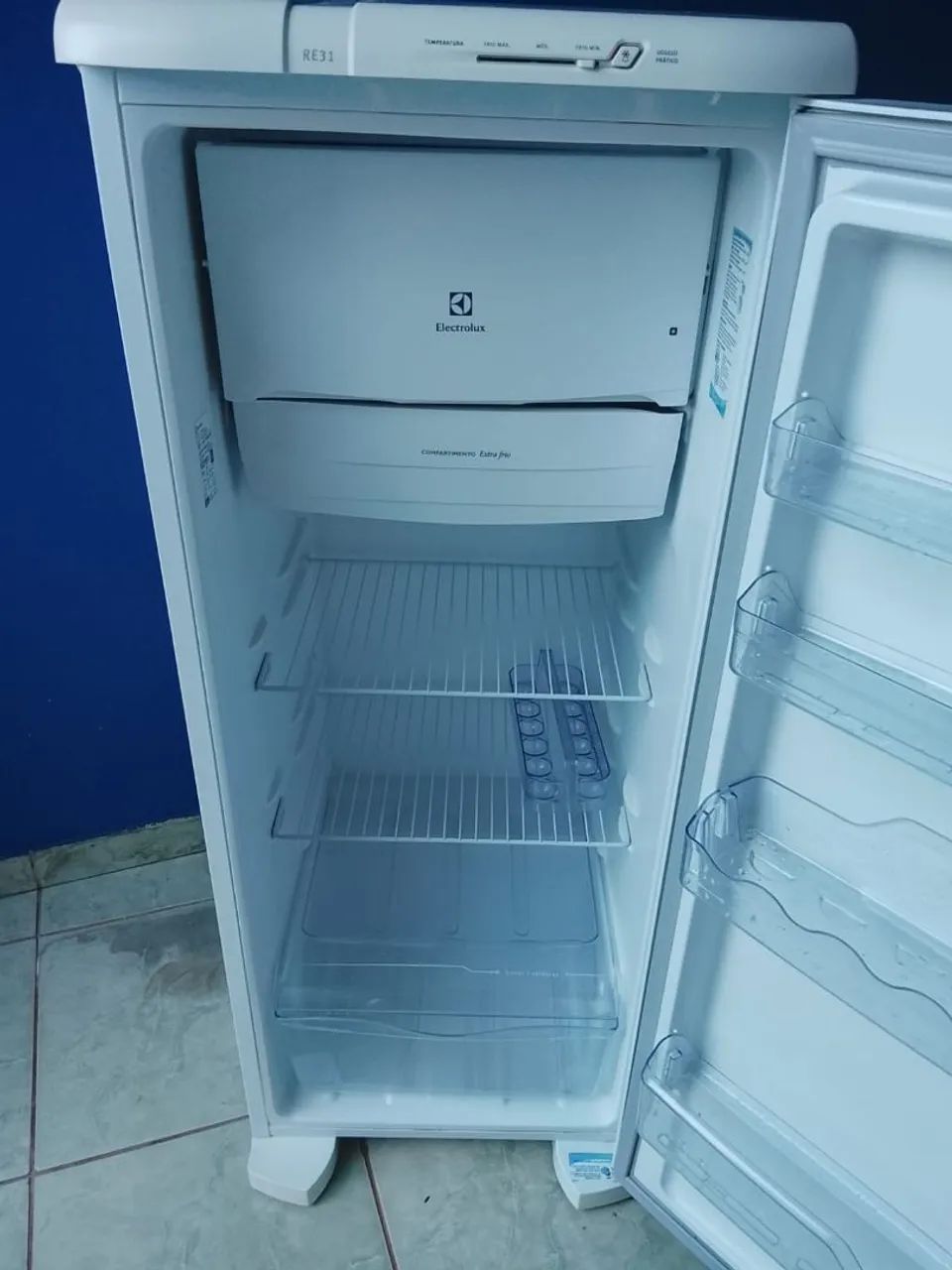 Geladeira 240 litros