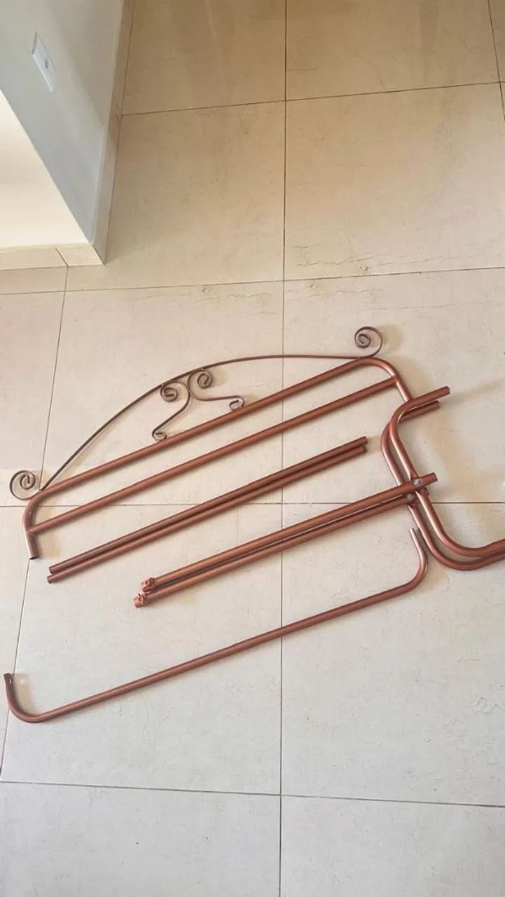 Arara de chão Vintage Retrô regulável <br>Cor: Rose Gold - Foto 4