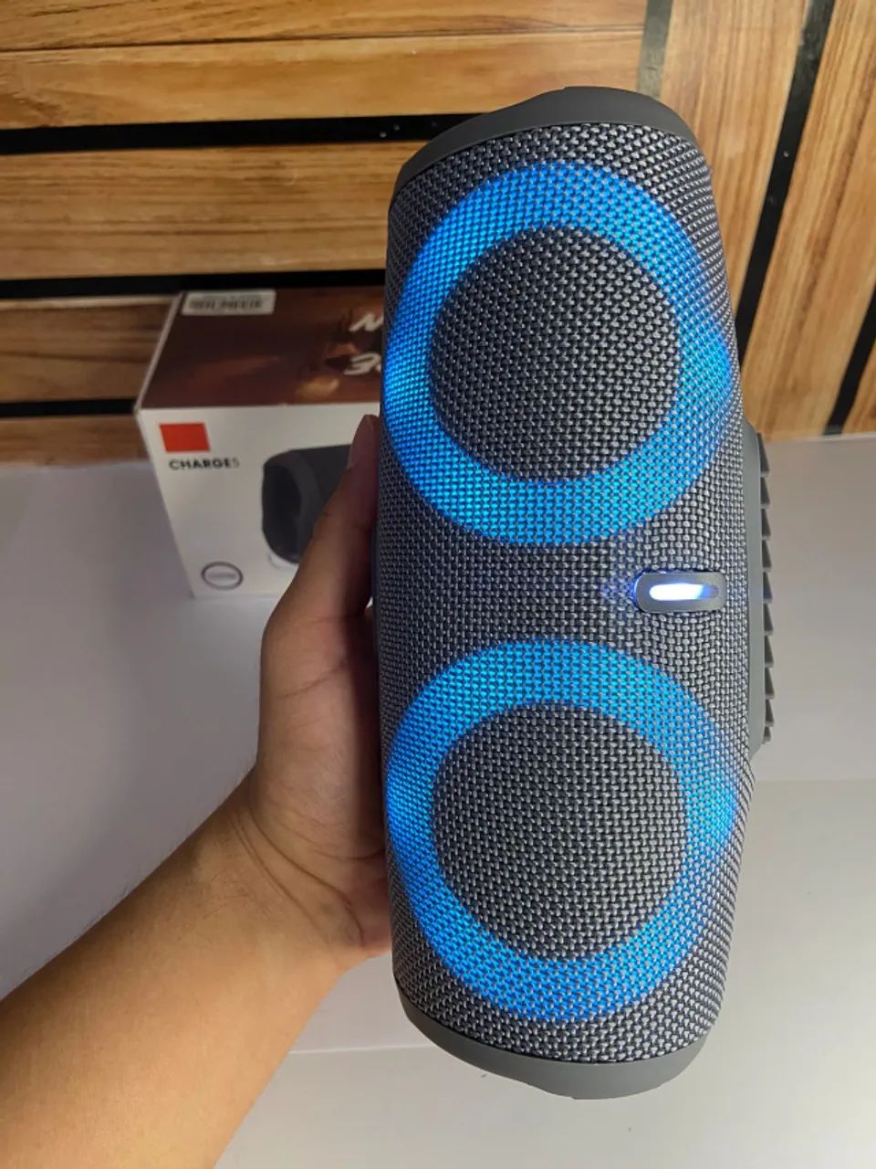 Caixa de Som Bluetooth Charge 5 Led RGB cinza
