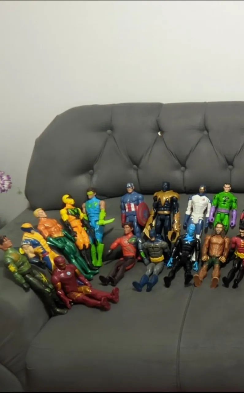 vendo bonecos da marvel