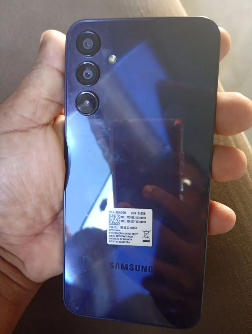 Vende-se um celular a15 semi novo 256 gb