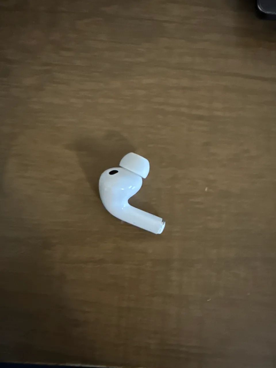 AirPods Pro 3 lado esquerdo 