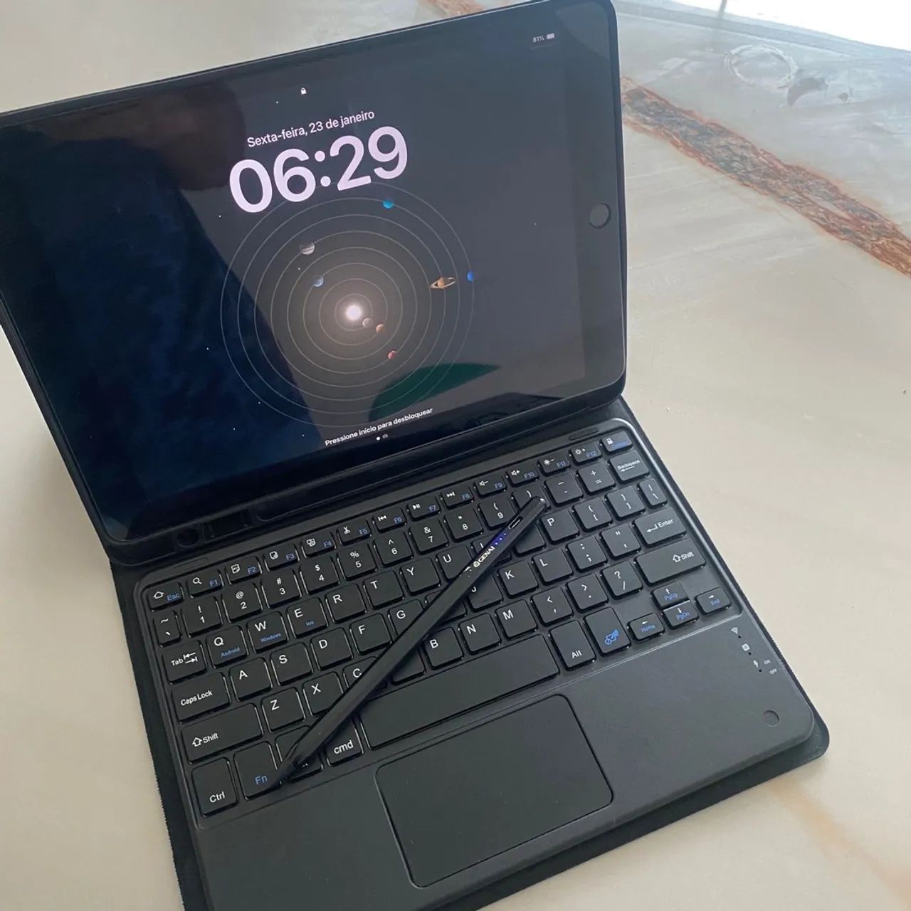 iPad 9 geração 64 GB,  completo com teclado, capa e caneta   - Foto 2