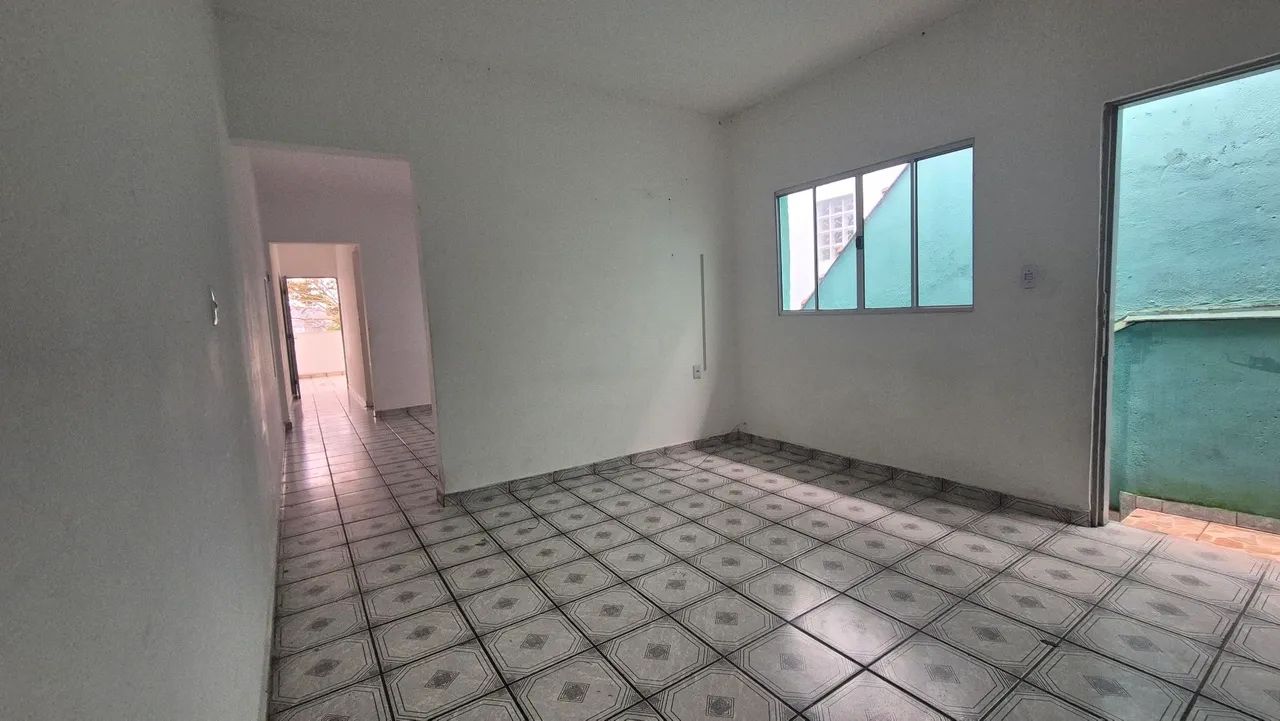 Casa com 2 Dormitórios, Sala, Cozinha, Banheiro e Lavandeira. - Foto 3