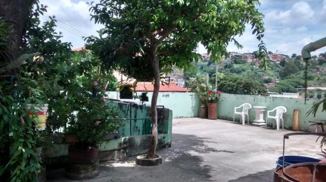 Casa com quintal no caiçara - Foto 2