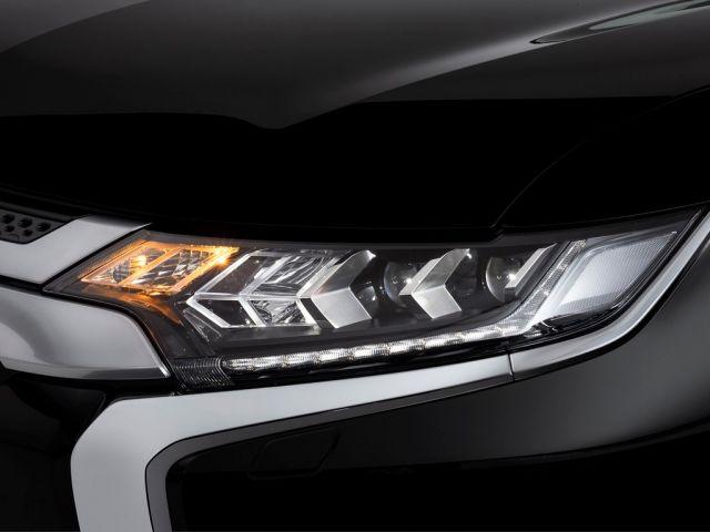 Mitsubishi Outlander HPE-S 3.0 V6 Top 7 Lugares Teto solar Tração 4X4 Conheça o Mit Facil - Foto 9