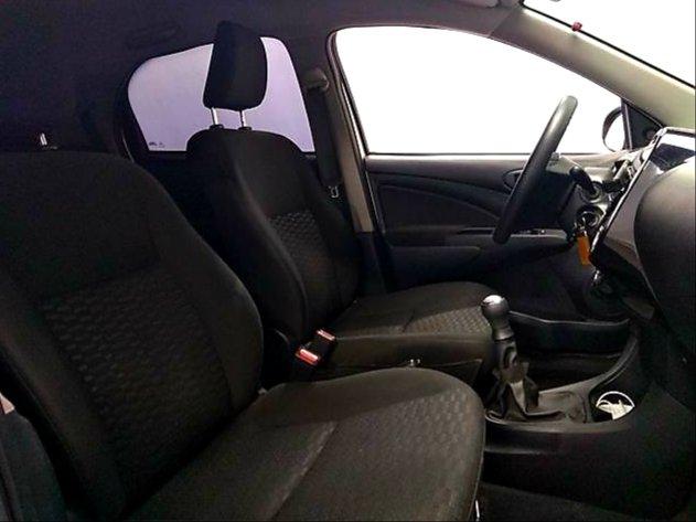 Toyota Etios HATCH 1.3 2015/ 2015 >Aceita troca menor valor - Foto 9