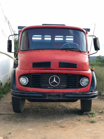 CAMINHÃO MERCEDES