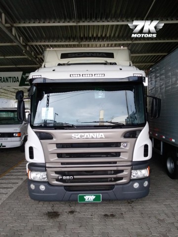 SCANIA P-250 6X2 LEITO AUT BAU