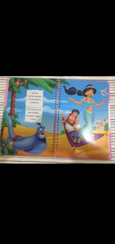 Livro Princesas Disney Misture e Invente crie sua história  - Foto 2