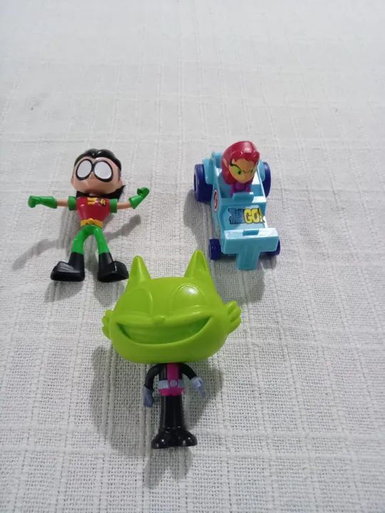 Bonecos Teen Titans Go! - 5 peças - Foto 2