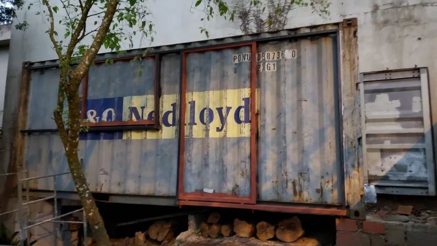 CONTAINER MARÍTIMO DE 6 METROS COM PORTA E JANELAS. - Foto 3