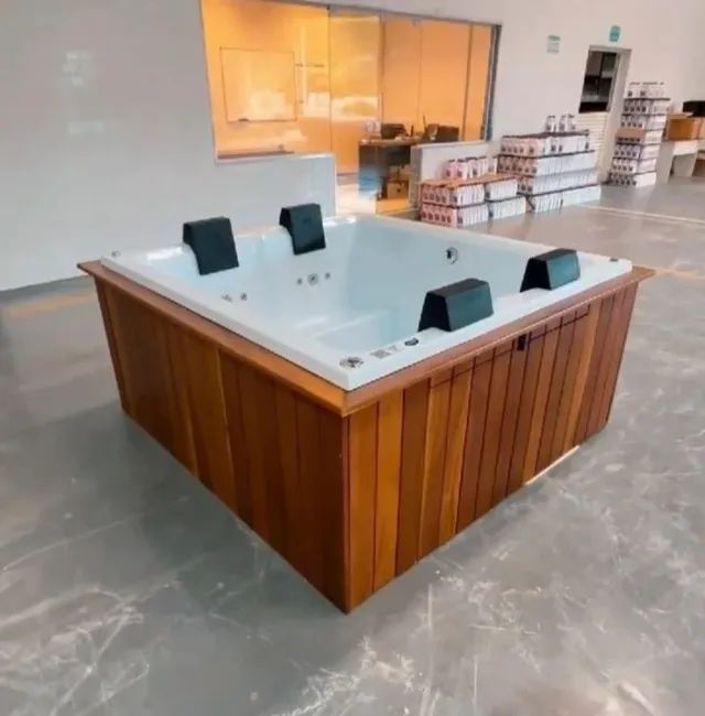 Spa com Hidromassagem Quadrado de 4 lugares (jacuzzi, Ofurô, banheira) completo. - Foto 2