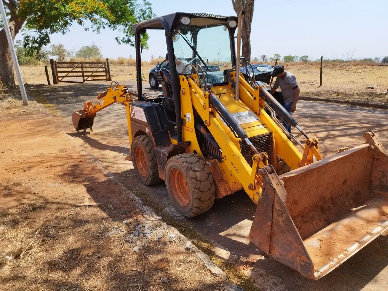 Mini retro escavadeira JCB 1cx ano 2015