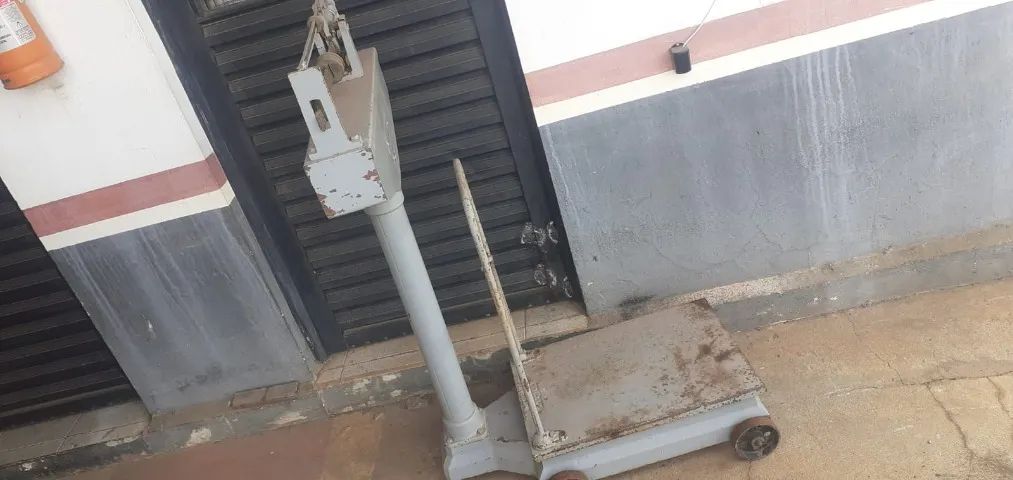 Balança de 200 kg, usada