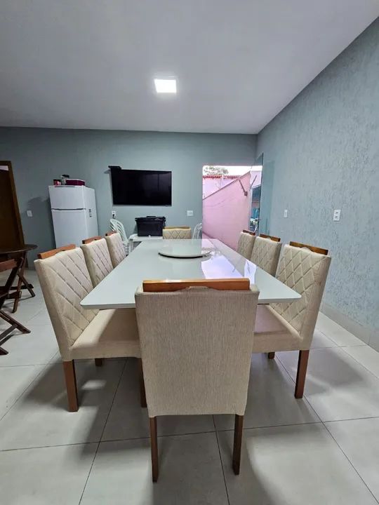 Mesa de Jantar em Madeira - 8 Cadeiras de madeira 