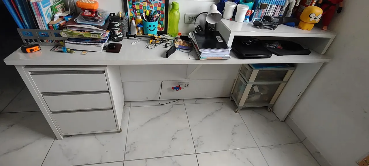 Escrivaninha/Bancada para estudo