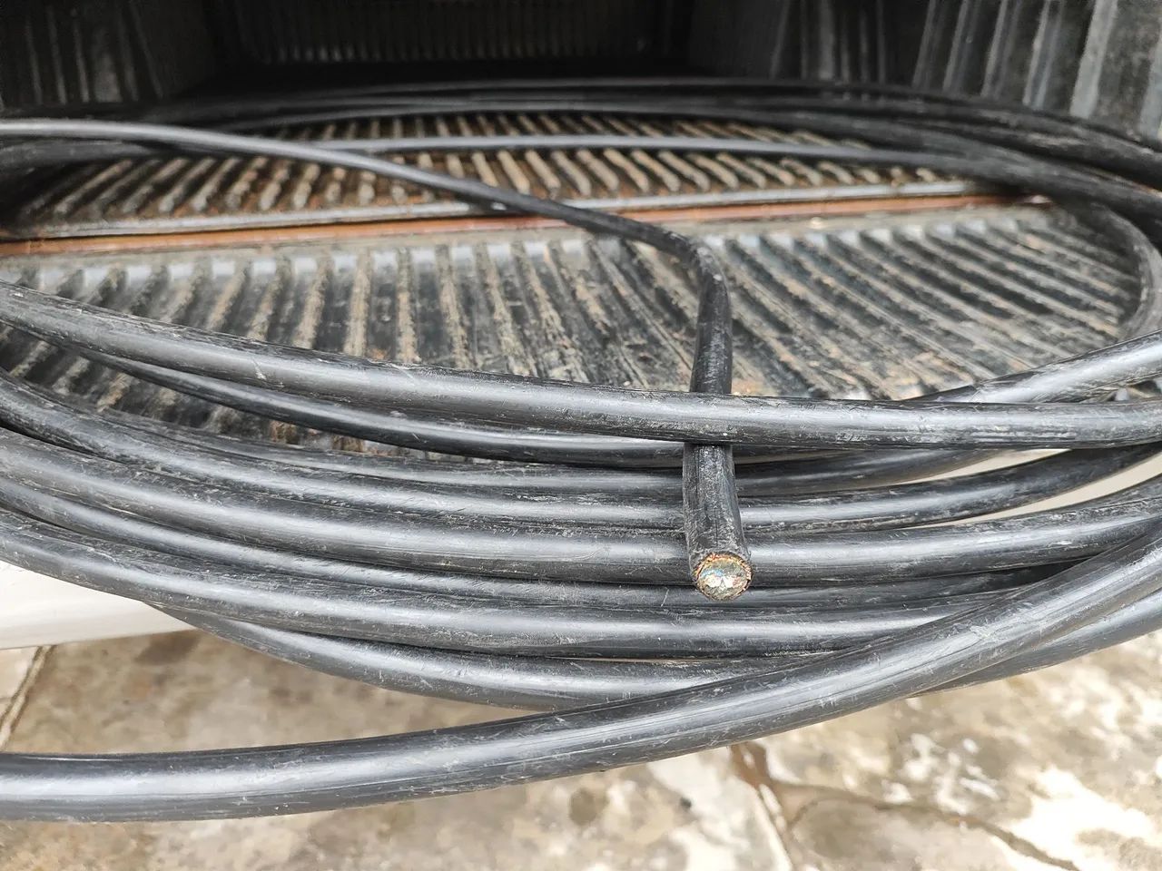 Cabo Elétrico 10mm cobre- tenho 7 Metros