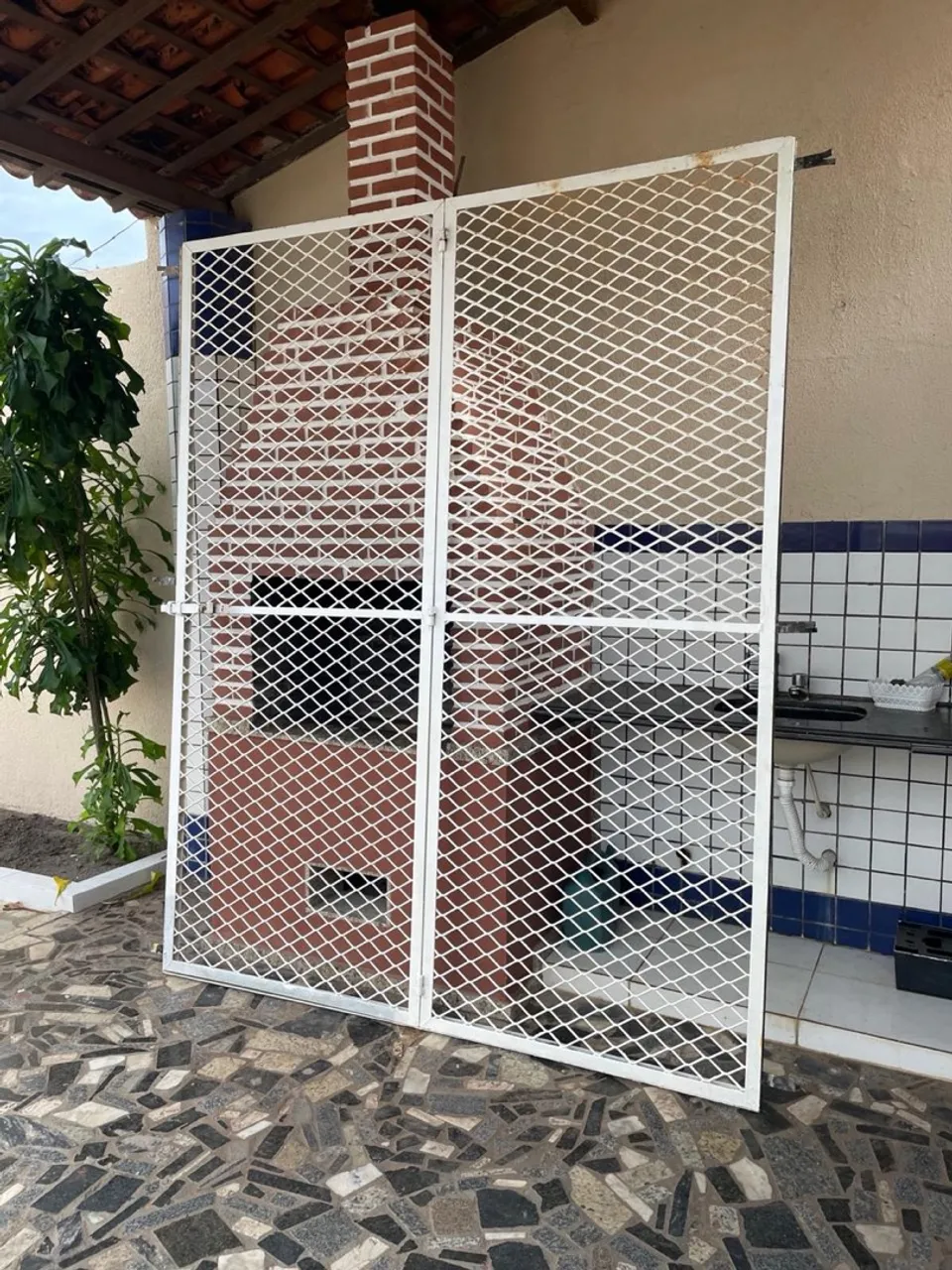 Portão em chapa de aço reforçado 2,50x2,00m