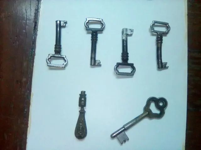 Chaves, Rosetas, Puxadores e Avalancas de Ferro  - Foto 3