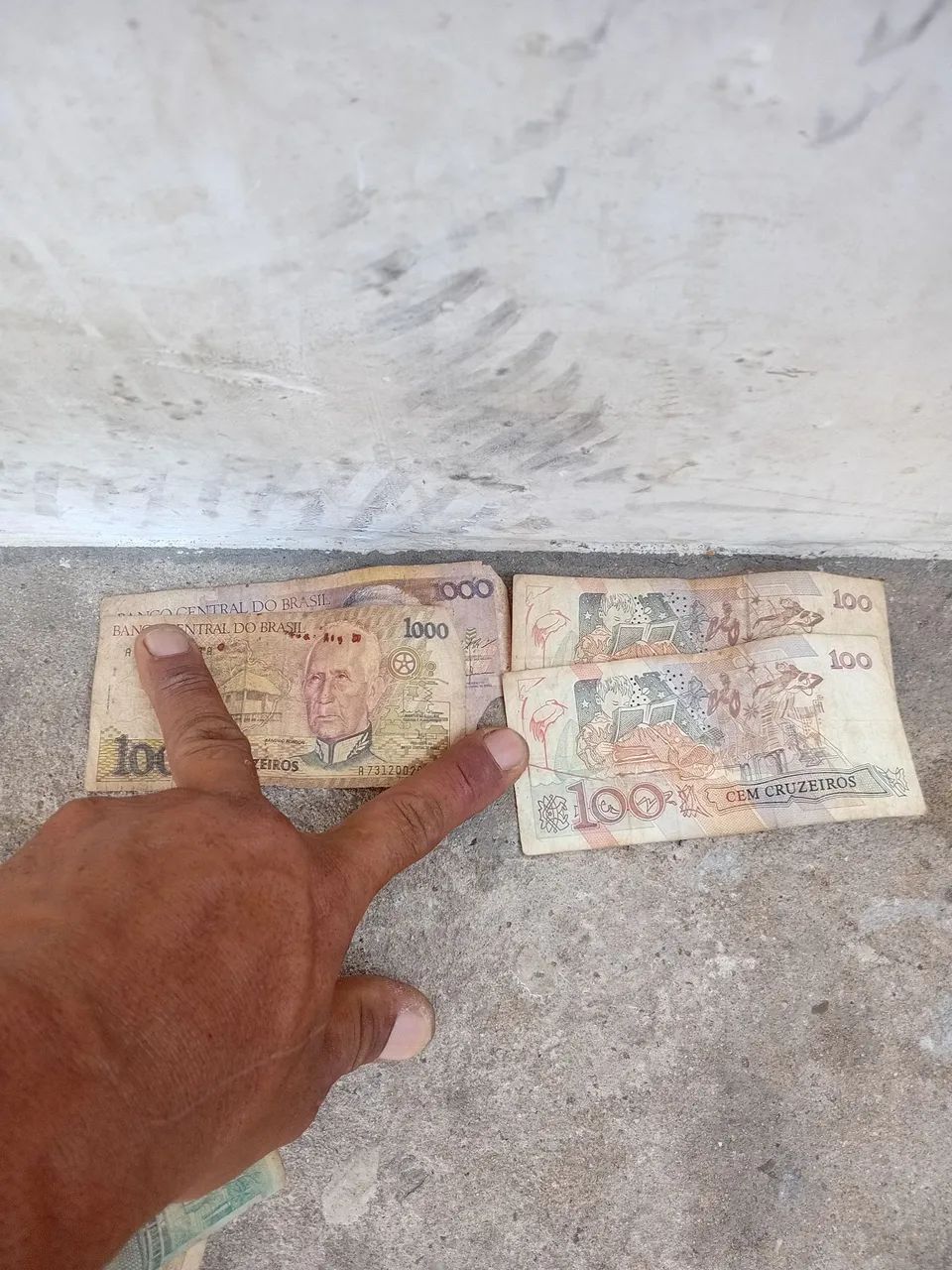 Vendo nota antigas de cruzeiro e cruzados 