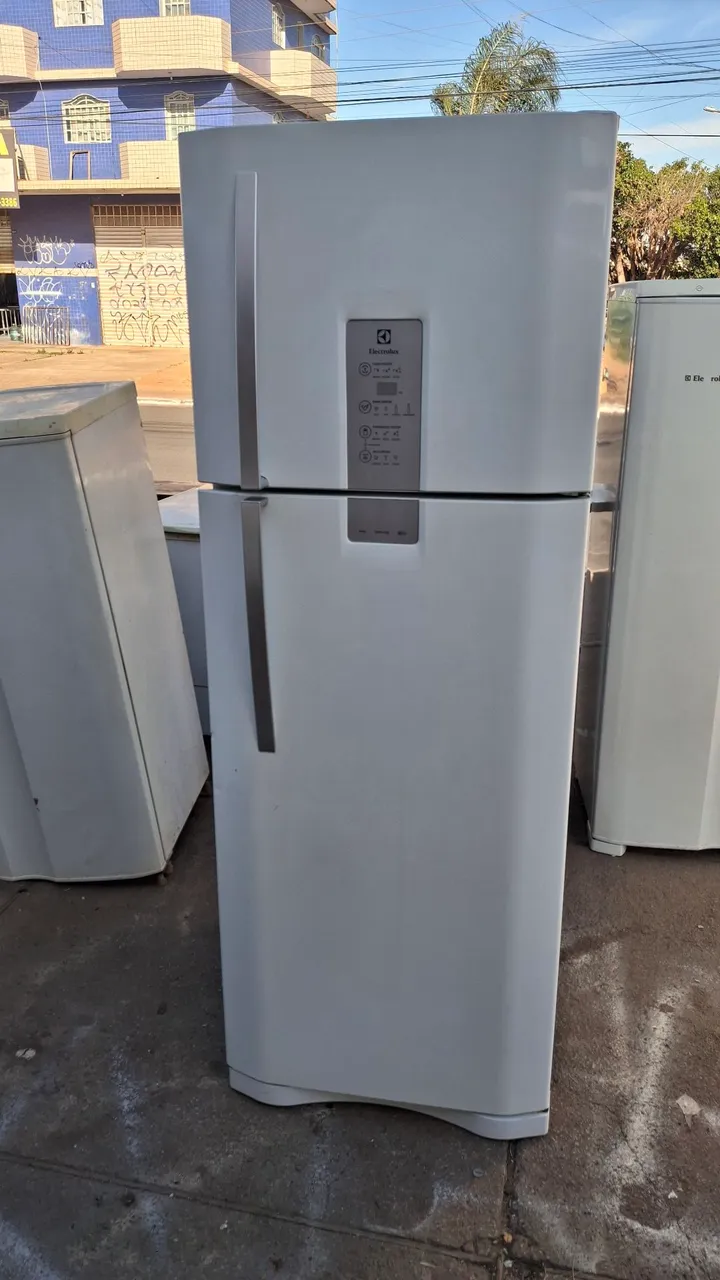 Geladeira Electrolux duplex Frost Free semi-nova