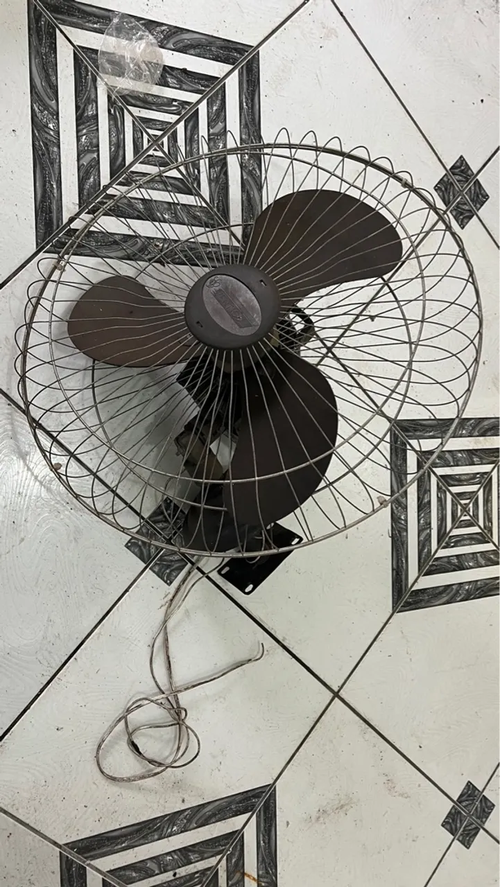 Ventilador de Parede Vintage