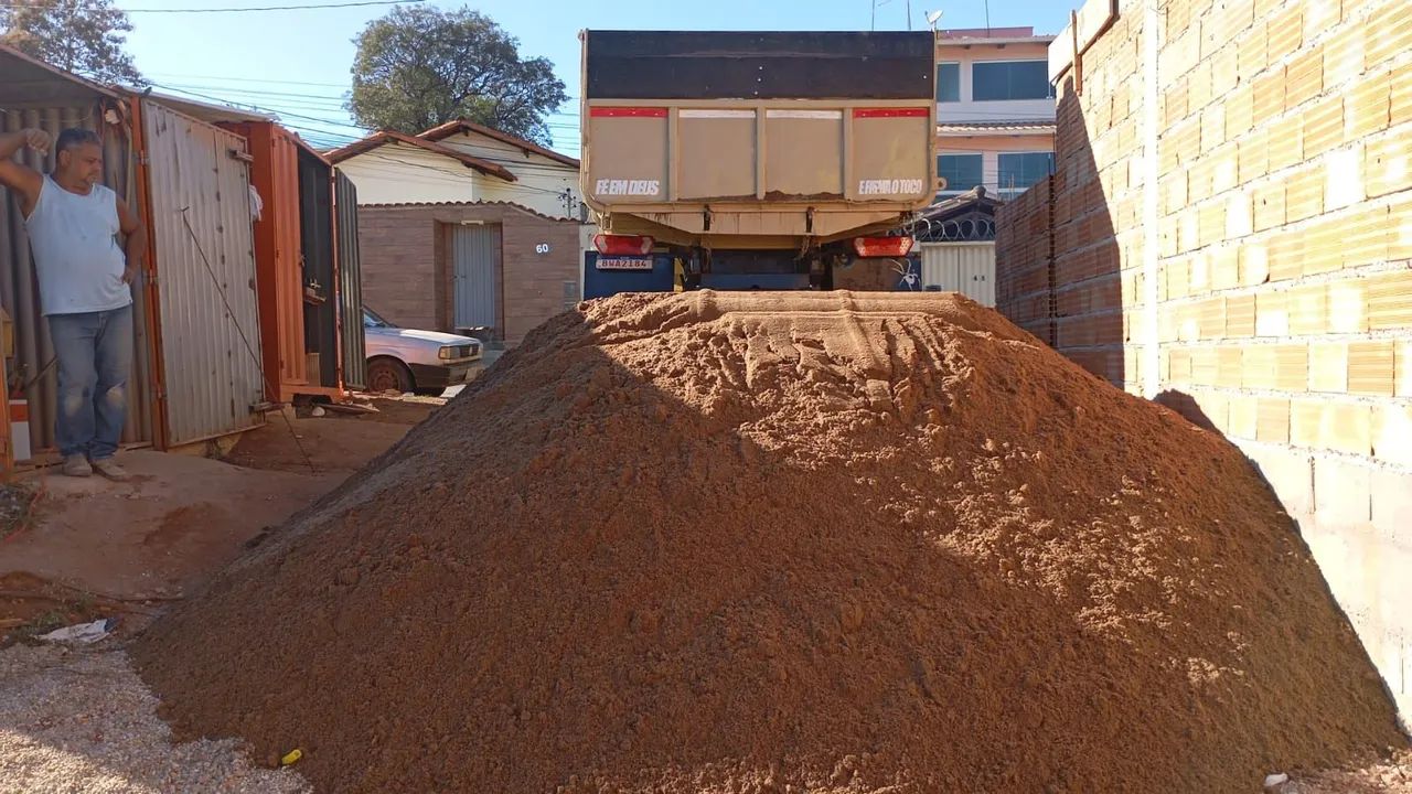Areia,brita e predra.   ENTREGA IMEDIATA.  - Foto 2