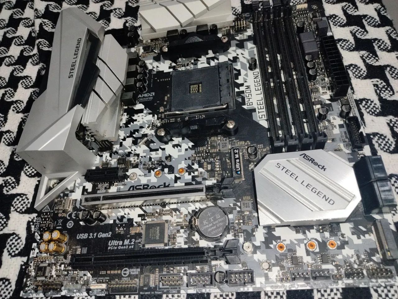 **NOVOS** Placa-Mãe ASRock B450M Steel Legend + Memórias XPG Gammix 16GB 3200mhz  - Foto 2