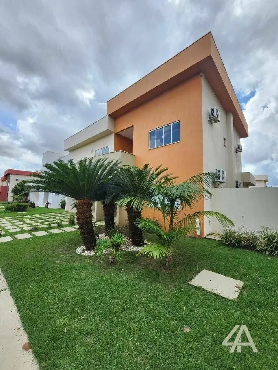 (Aluga-se) SAN GABRIEL - Sobrado com 4 dormitórios, 306 m² por R$ 8.400/mês - Lagoa - Port