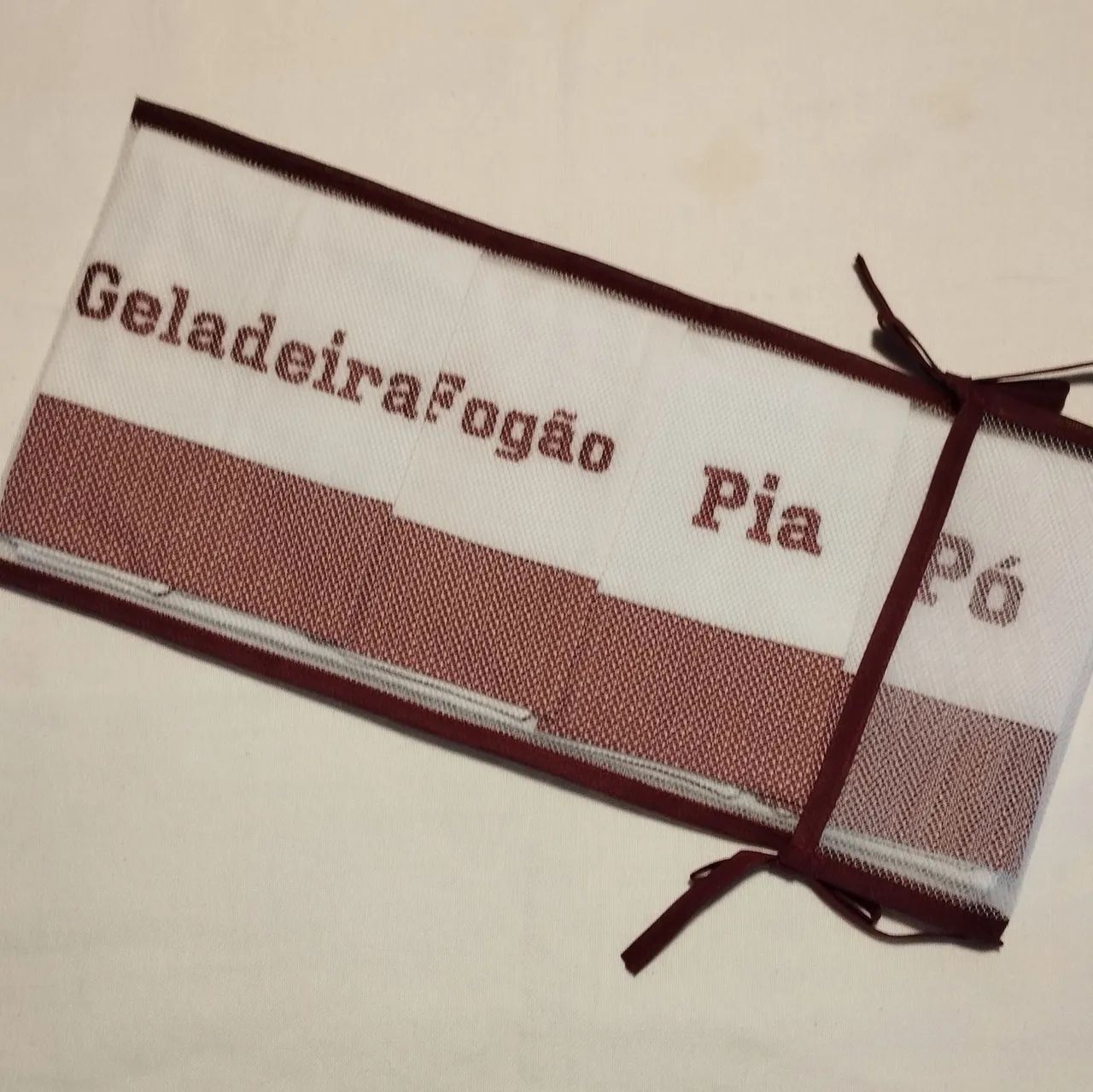 Panos de Prato Bordados - Tecido Vinho com bolinhas - Kit com 5  - Foto 3