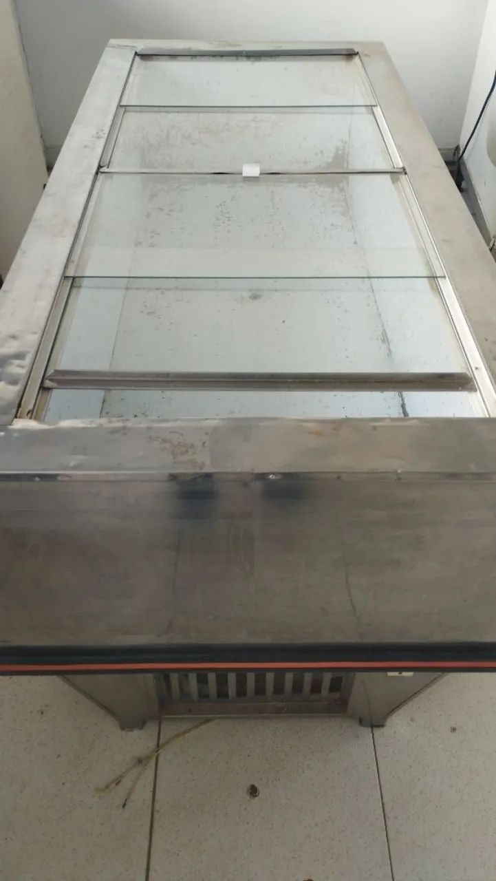 Vende-se Ilha Refrigerada em Inox com Tampas de Vidro!<br>