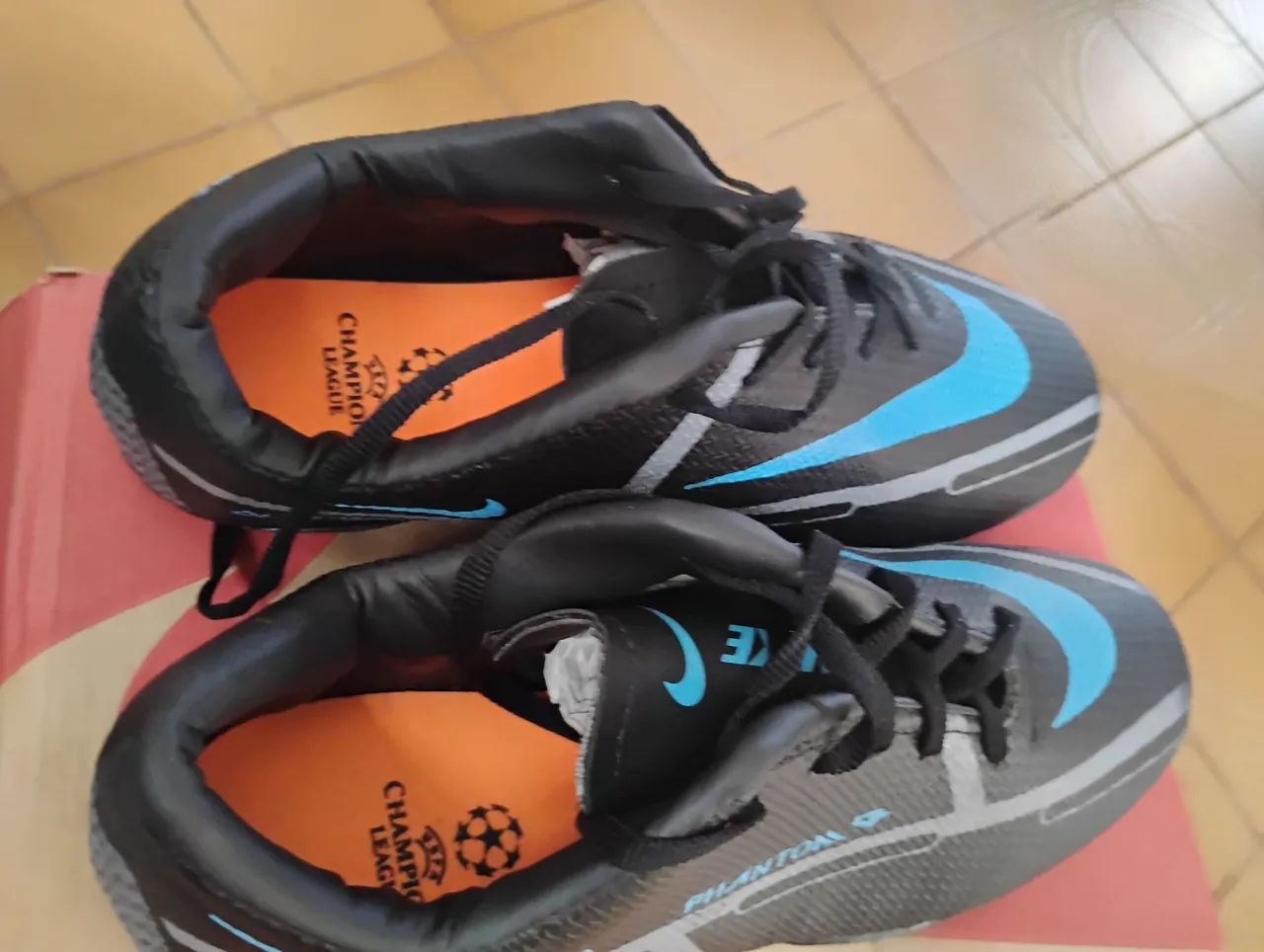 Chuteira Nike Phantom -  número 41 - Foto 3