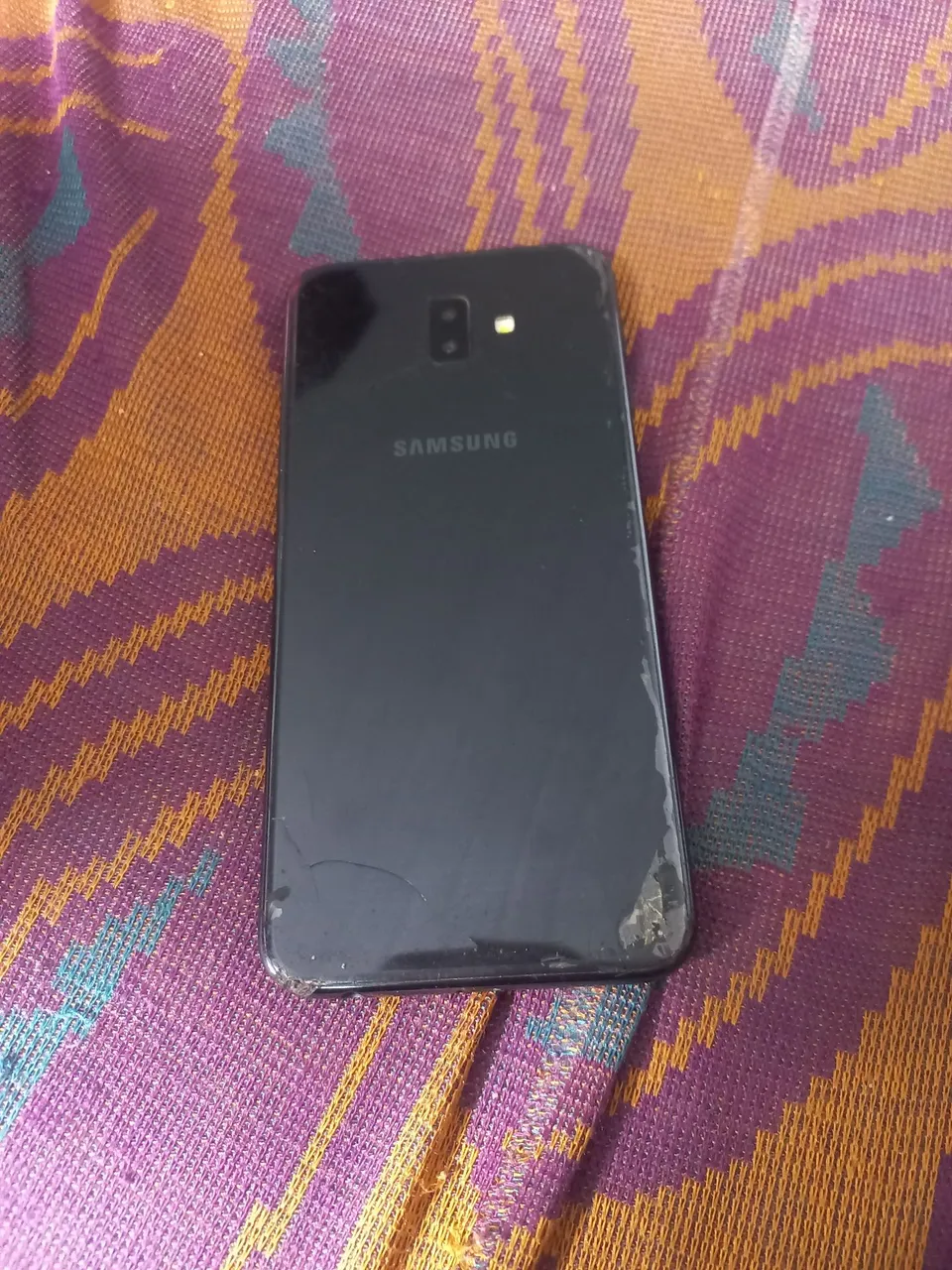 Samsung J6+ usado com defeito na câmera