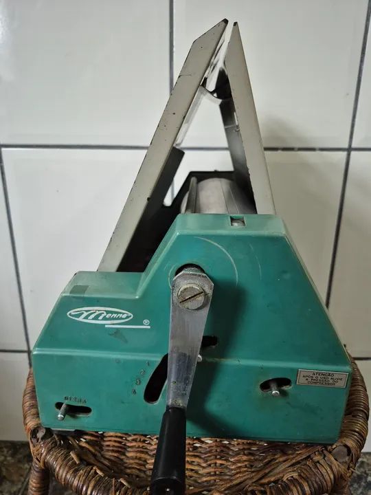Mimeógrafo à Álcool Para Colecionador em Bom Estado R$100,00 Reais Retirar no Local - Foto 3