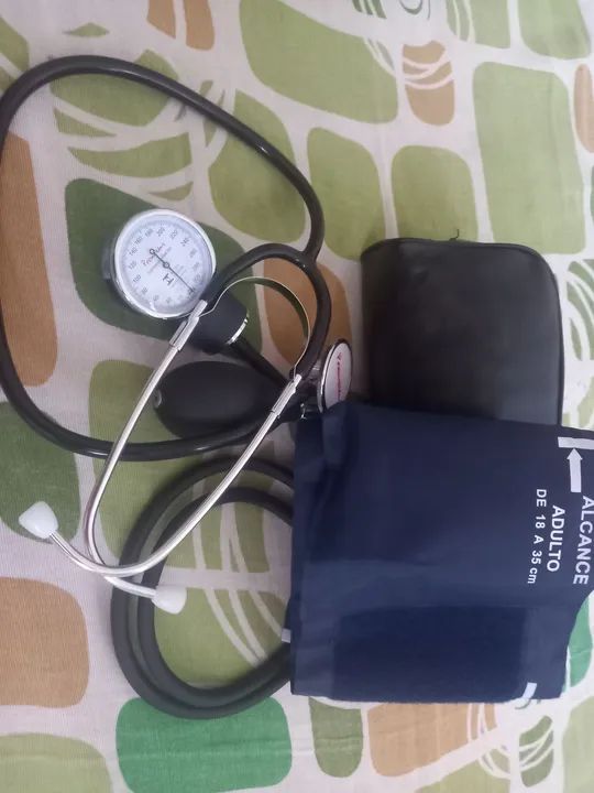 Esfigmomanômetro Aparelho Medidor De Pressão Arterial + Estetoscópio semi novo - Foto 2