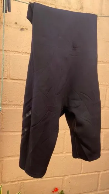 Macacão de Neoprene Preto