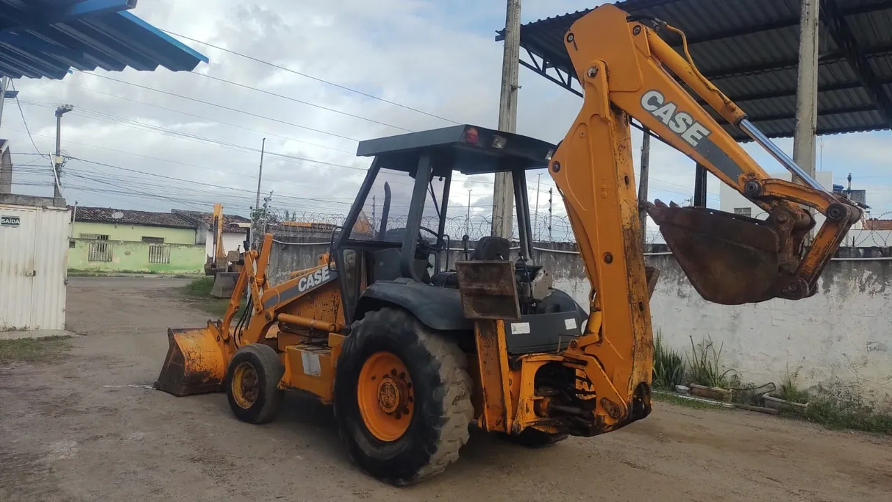 Retroescavadeira Case