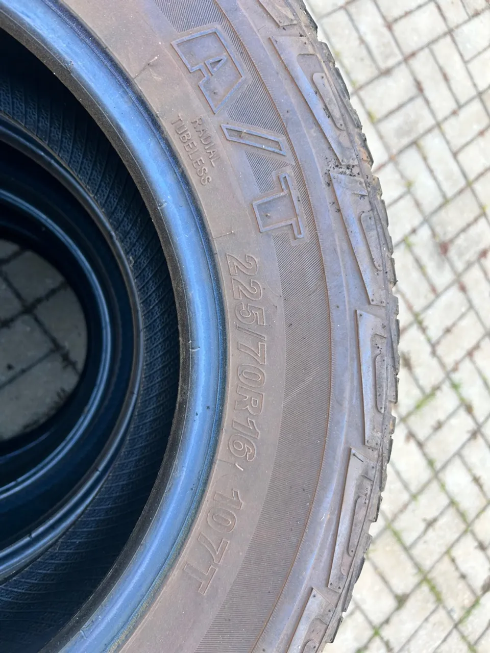 Pneus 225/70/26