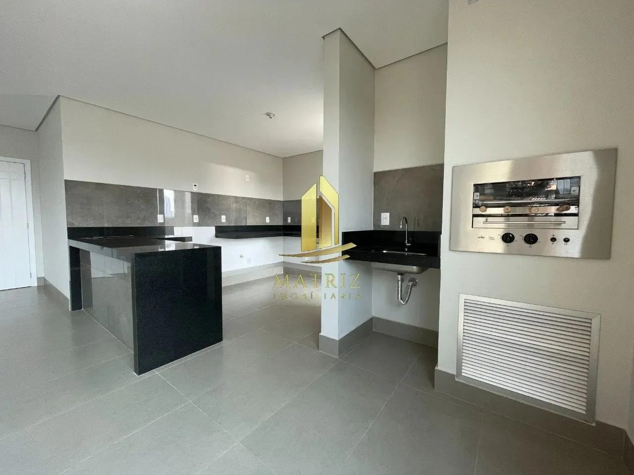 Matriz imobiliaria vende: Champs Elysees apto