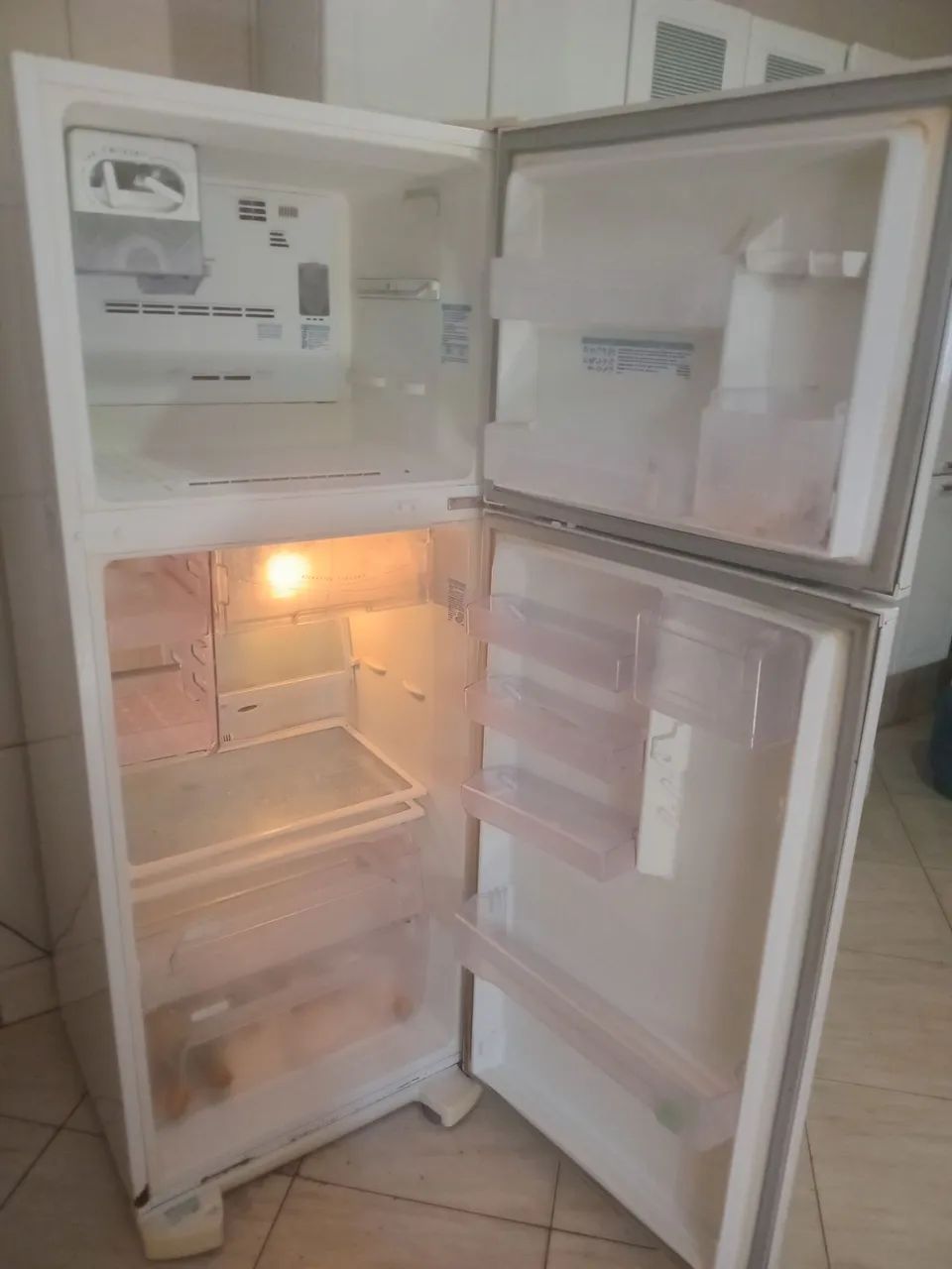 Geladeira Duplex Electrolux frosfri botao digital comando 420 litros - Foto 2