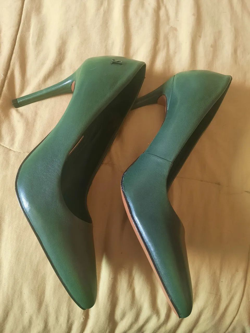 Scarpin verde de couro  - Foto 2