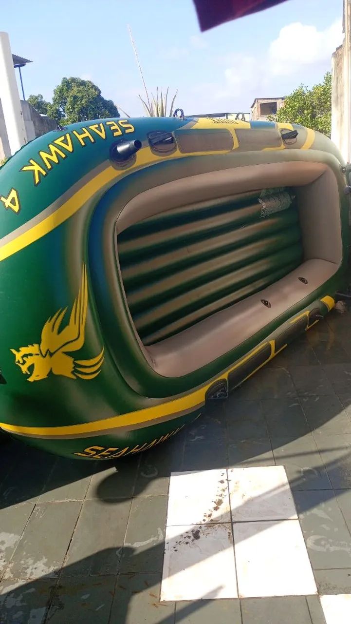 Bote inflável 4lugares com remos e bomba de encher 700,00 lazer e pesca aceito cartão 