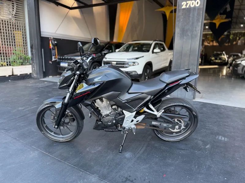 Honda CB 300F Twister 300 cc  - Foto 5