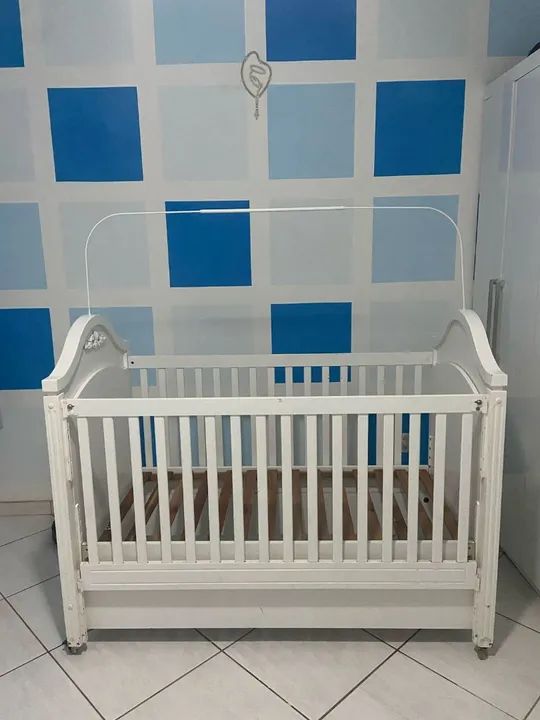 Berço de bebê branco em Madeira Maciça64307309834755120