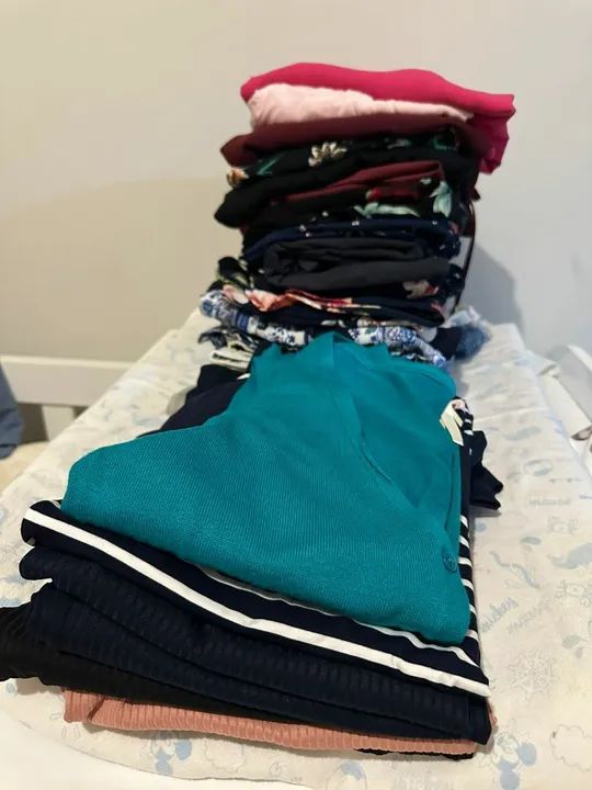 Lote de roupas femininas - várias peças! - Foto 2