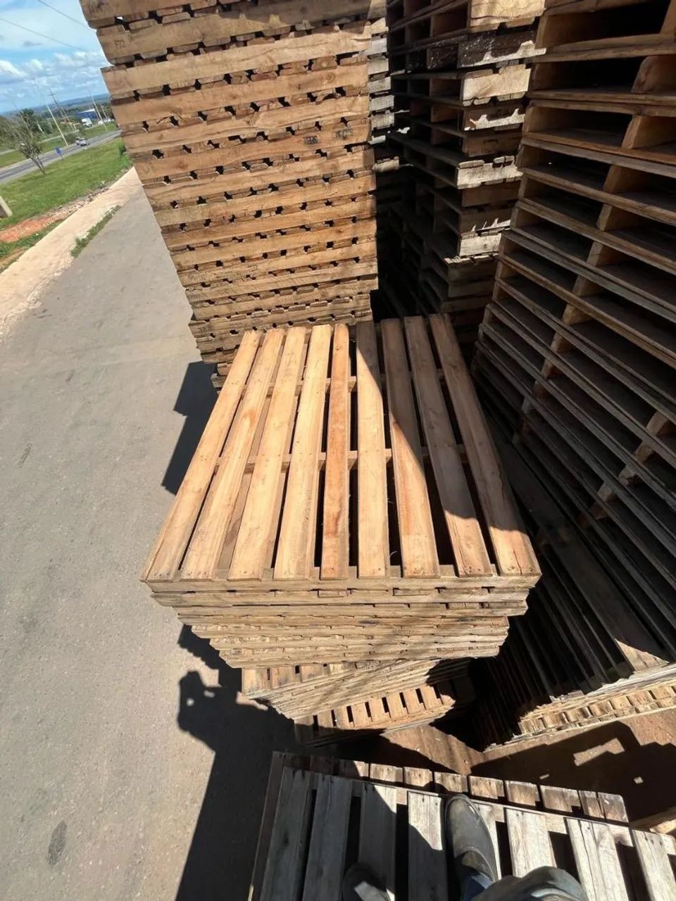 Paletes de madeira usados