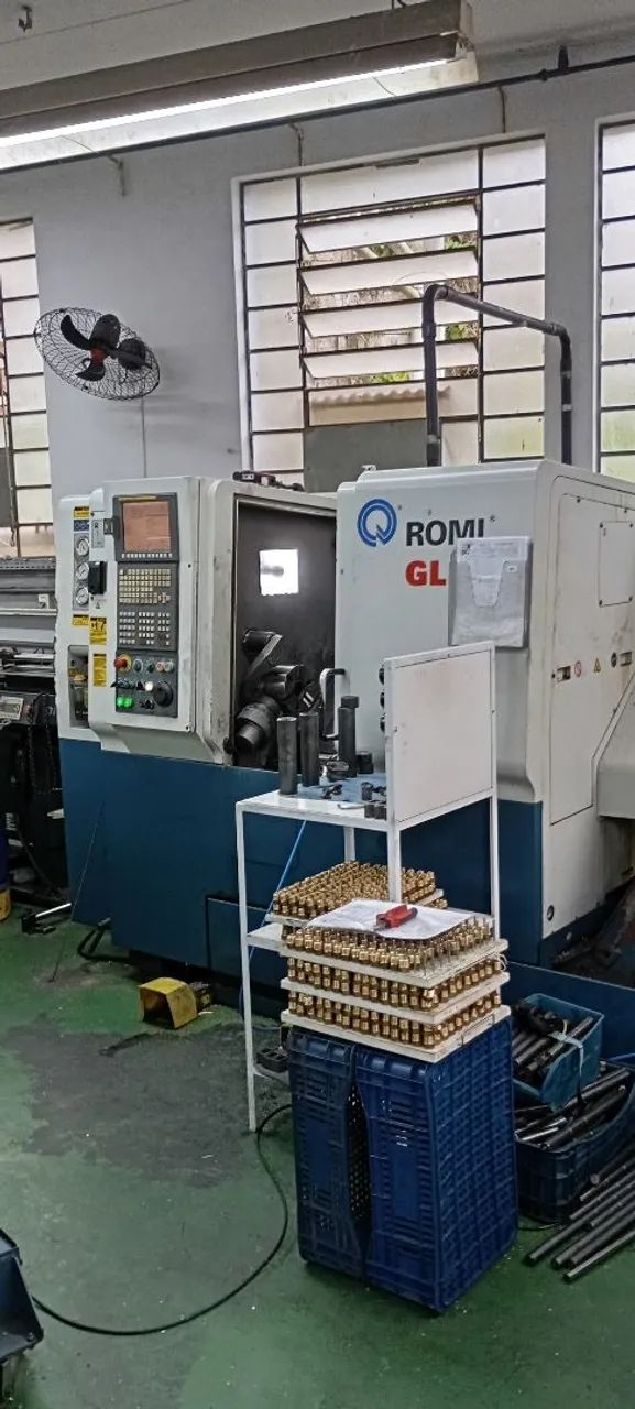 VENDO TORNO CNC ROMI GL240  VALOR 305 MIL: