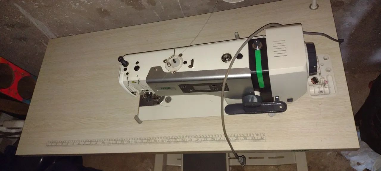 Máquina de Costura Industrial Zoje NOVINHA - Foto 3